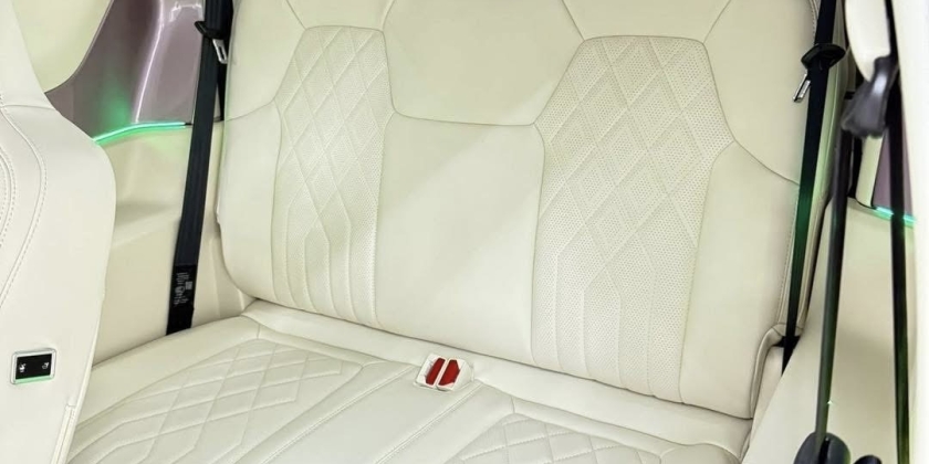 Phá Vỡ Định Kiến "Ghế Zin": Ghế Da VF3 Phối Trắng và Xanh Rêu - Tuyên Ngôn Của Sự Độc Bản