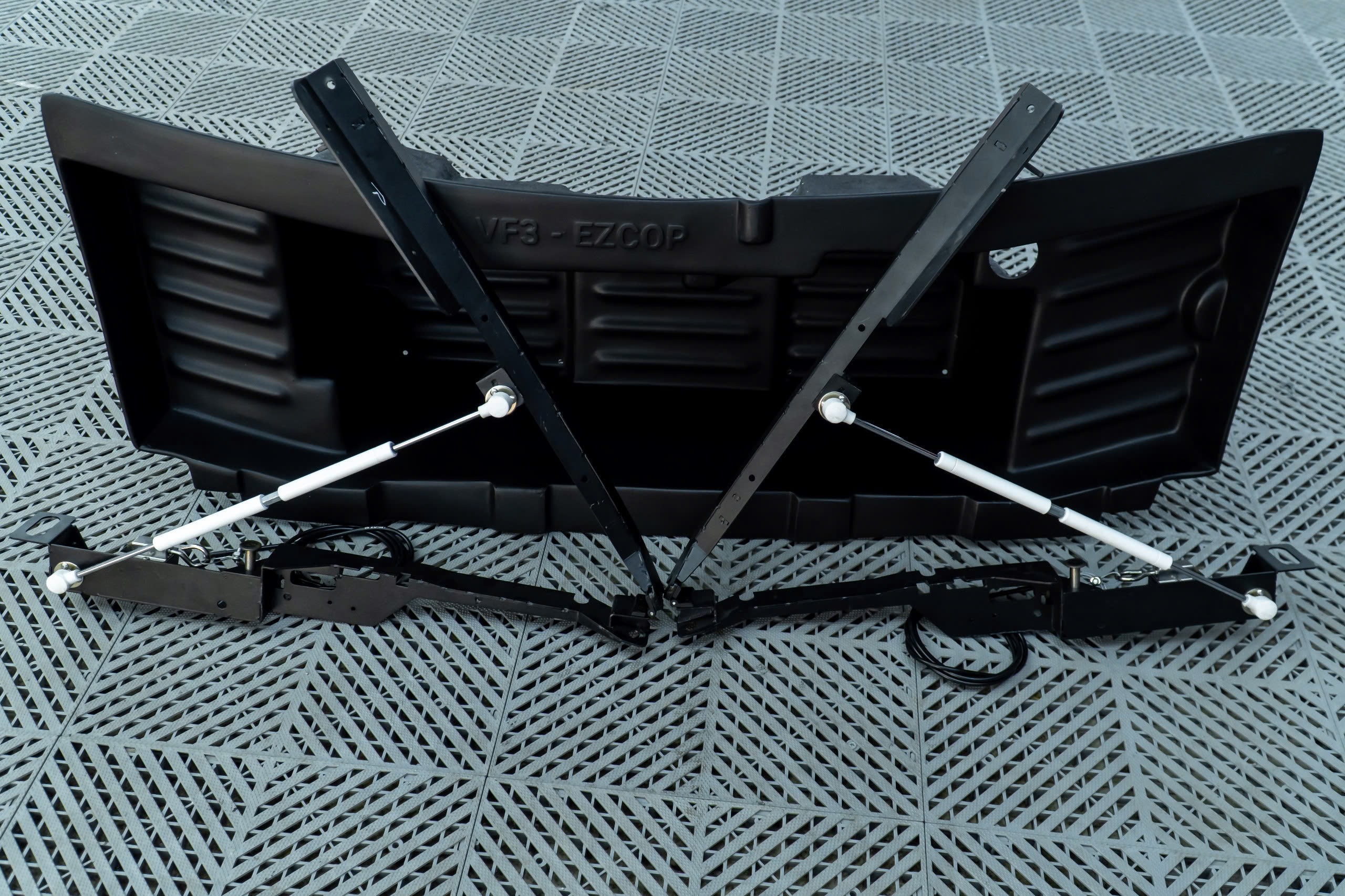 Cốp EZCOP đã đóng trên VF3