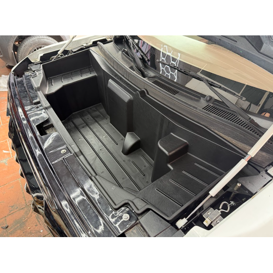 Cốp trước VF3 khoá cơ